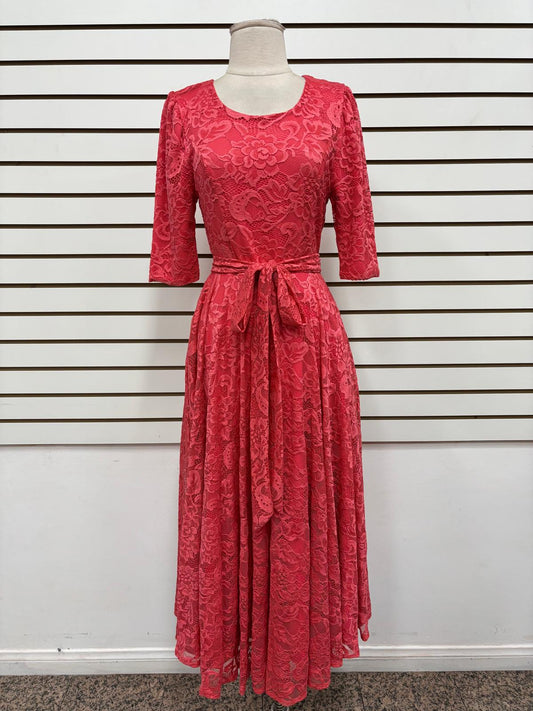 Vestido de blonda rojo cherry