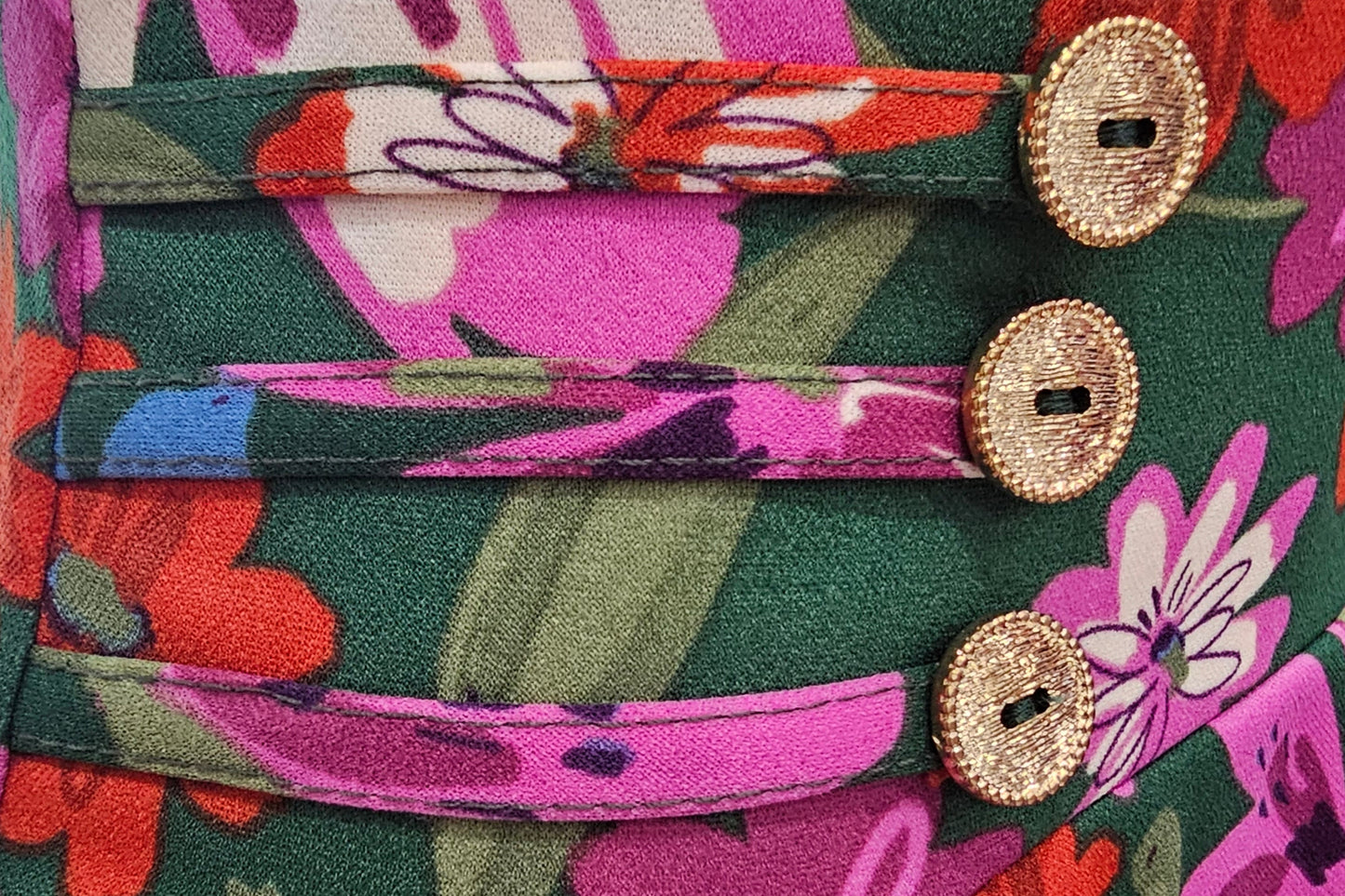 falda botones con lasito verde floriado