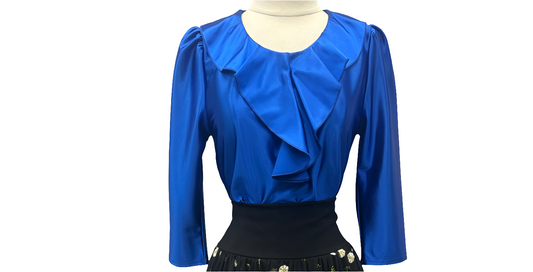 blusa de revuelo satin azul rey