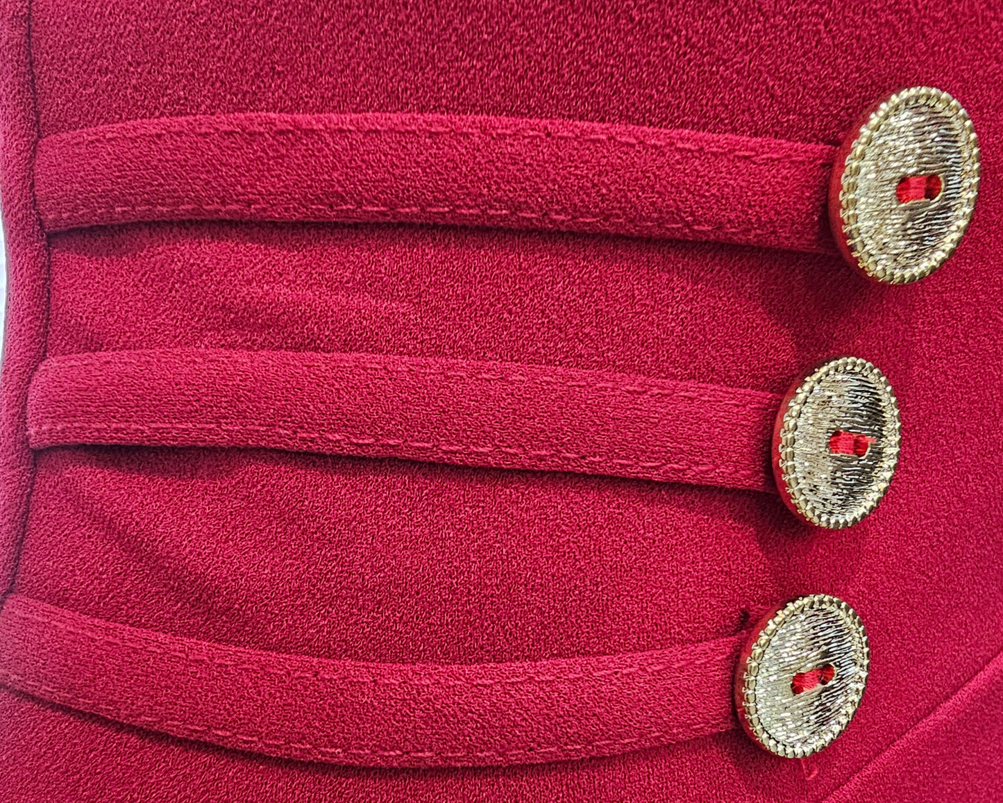 falda botones con lasito largo rojo